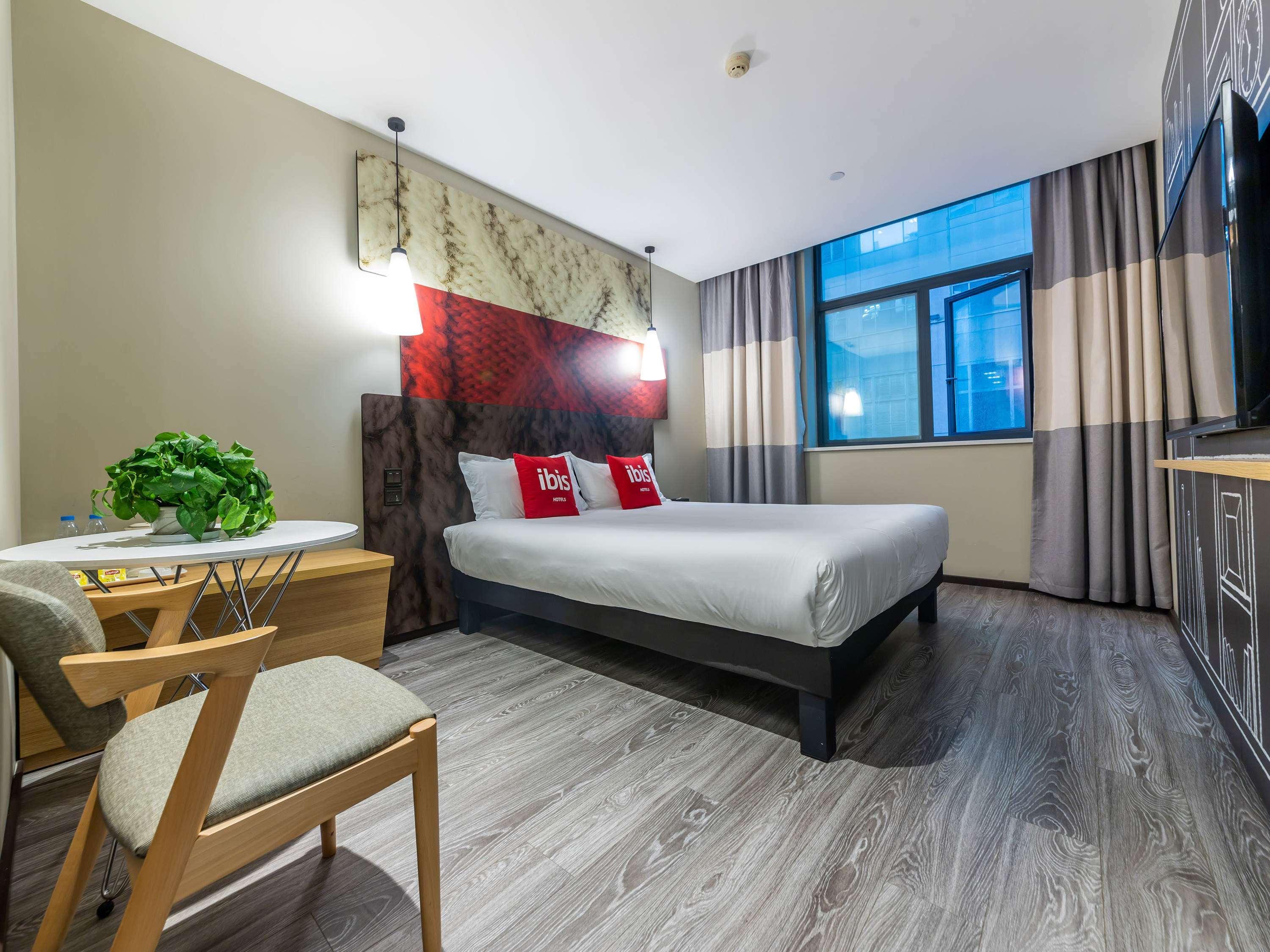 Ibis Chongqing Jiefangbei Pedestrian Street Hotel Экстерьер фото