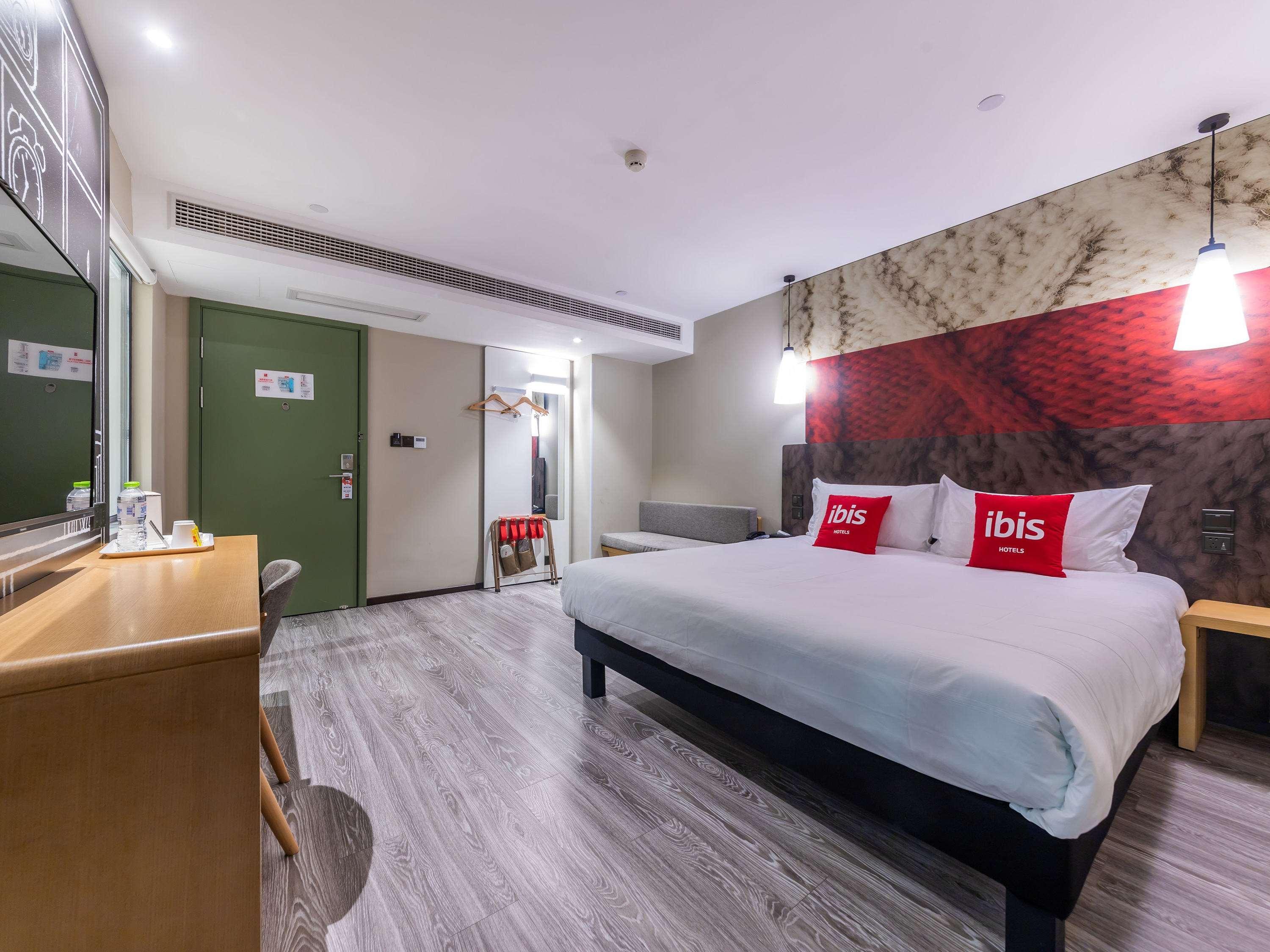 Ibis Chongqing Jiefangbei Pedestrian Street Hotel Экстерьер фото
