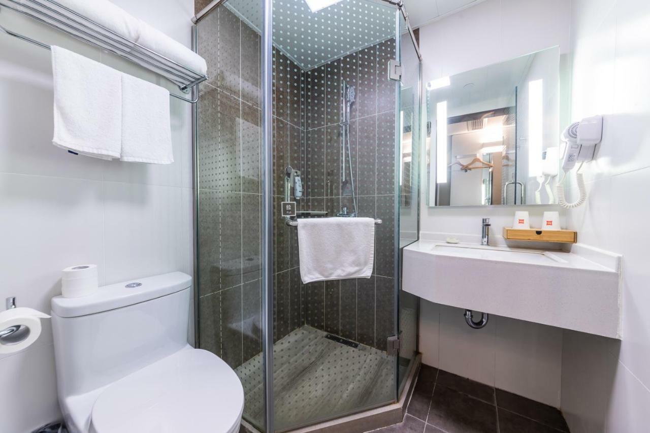 Ibis Chongqing Jiefangbei Pedestrian Street Hotel Экстерьер фото