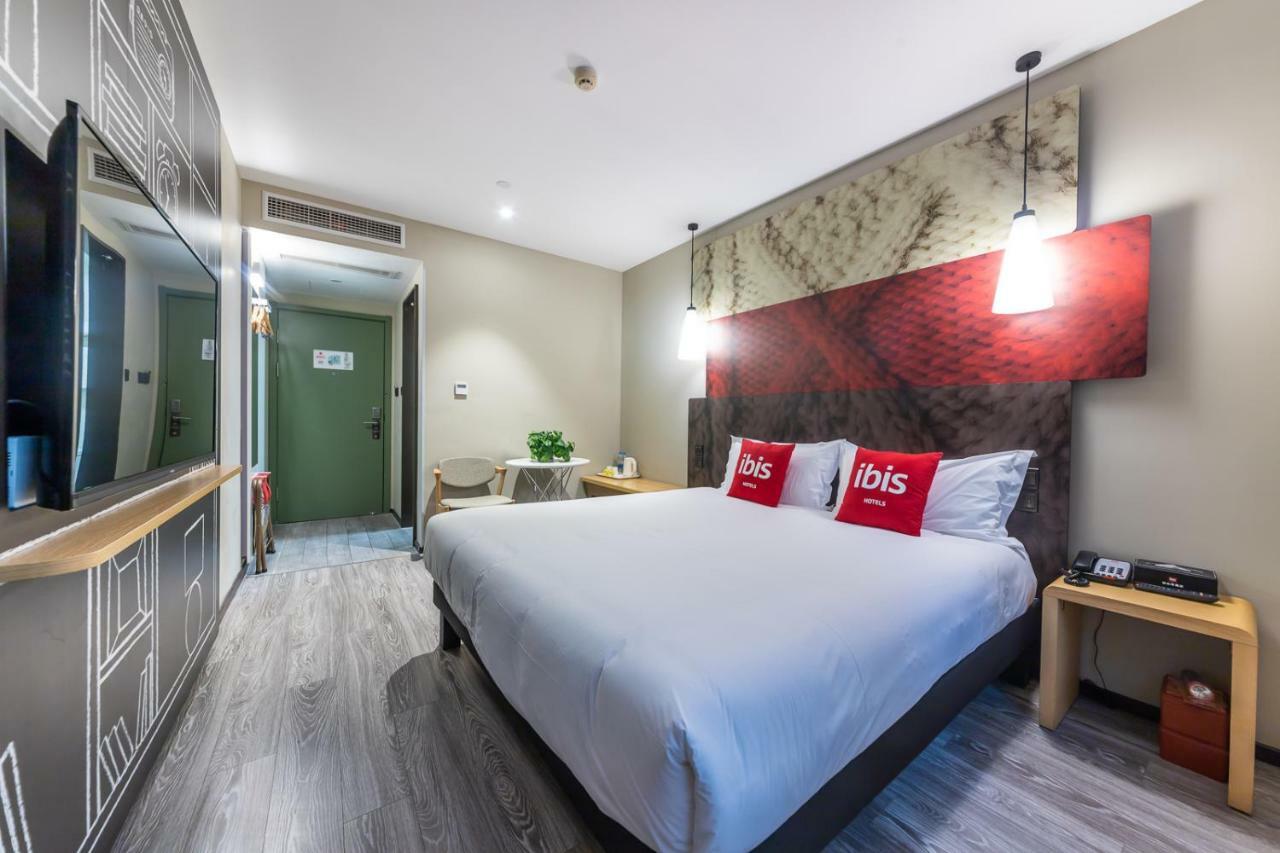 Ibis Chongqing Jiefangbei Pedestrian Street Hotel Экстерьер фото