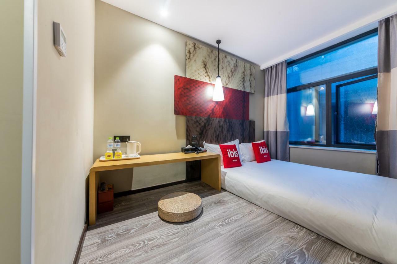 Ibis Chongqing Jiefangbei Pedestrian Street Hotel Экстерьер фото