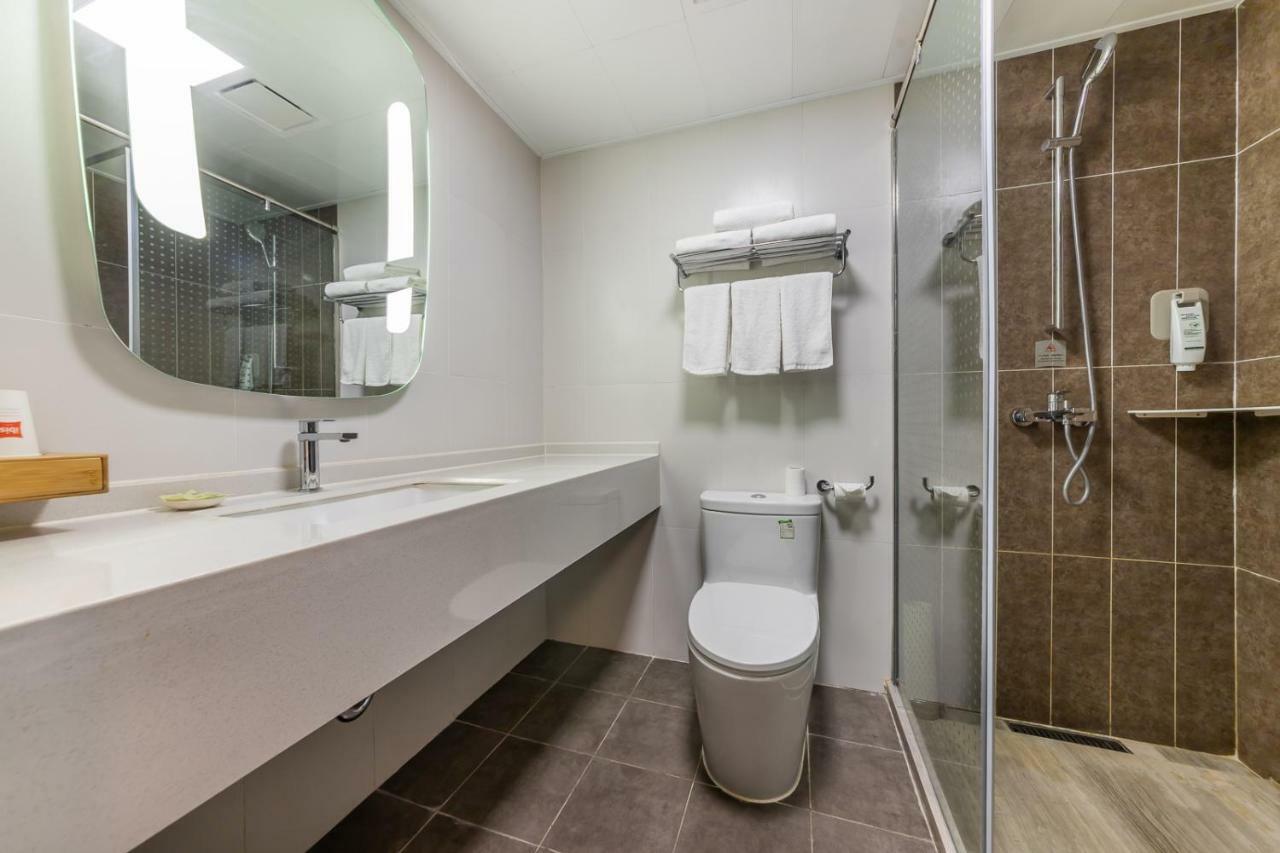 Ibis Chongqing Jiefangbei Pedestrian Street Hotel Экстерьер фото